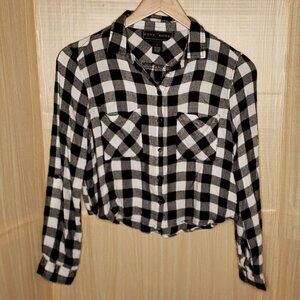 Poly & Esther Women's Buffalo Check Cropped Long Sleeve Top Large